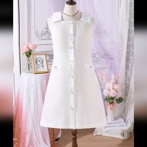 Women's white elegant vintage dress
